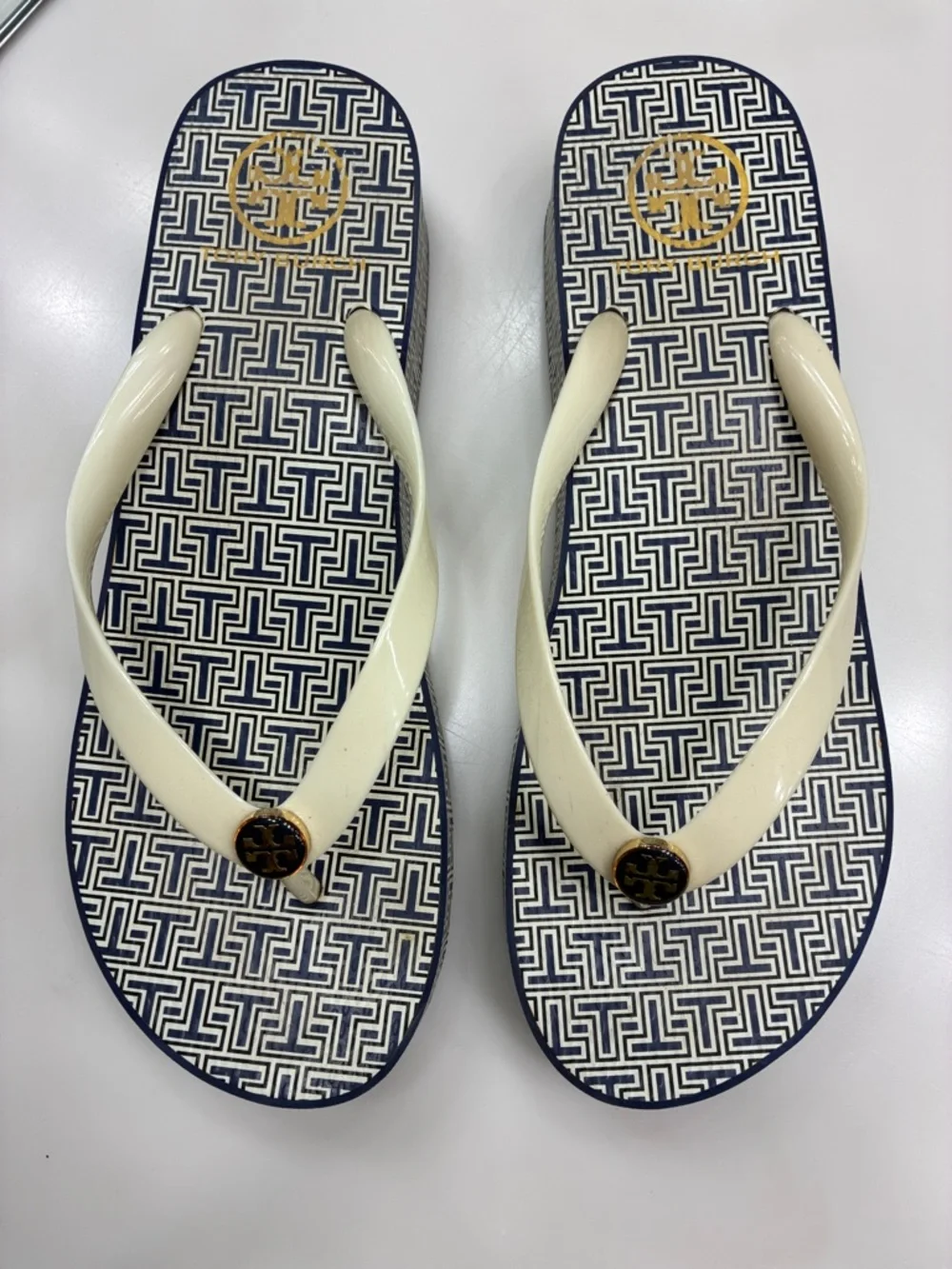 Tory Burch Navy T Platform Flip Flops with Cream Straps Size 10